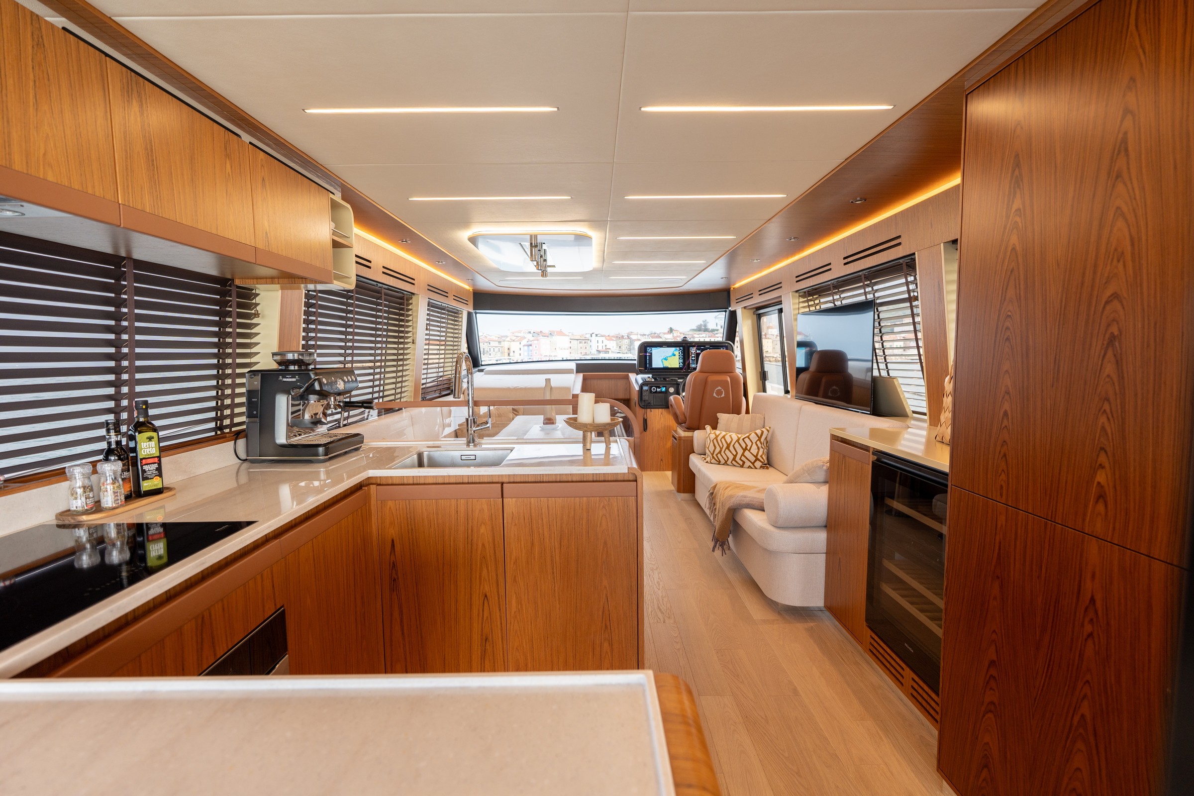 Greenline 58 Coupe, kombuis en salon jacht