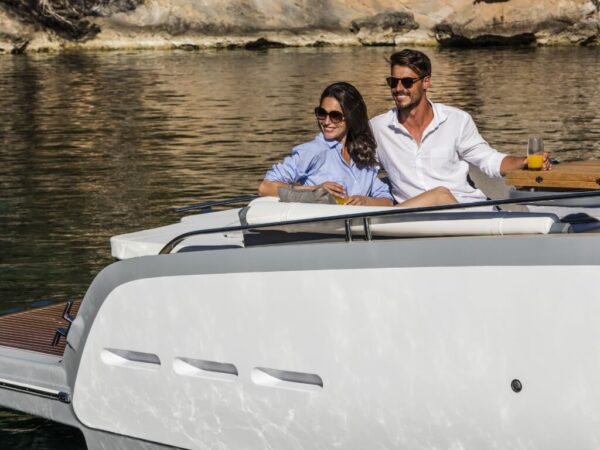 Invictus GT370, koppel op boot ontspant