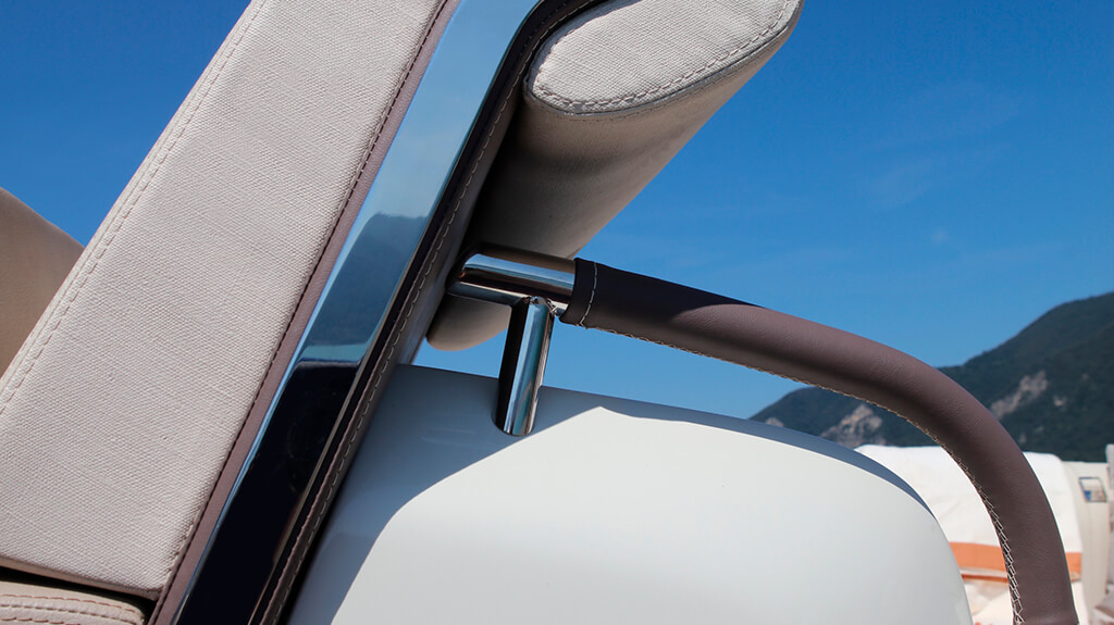 Invictus TT280, stoel met handgreep close-up