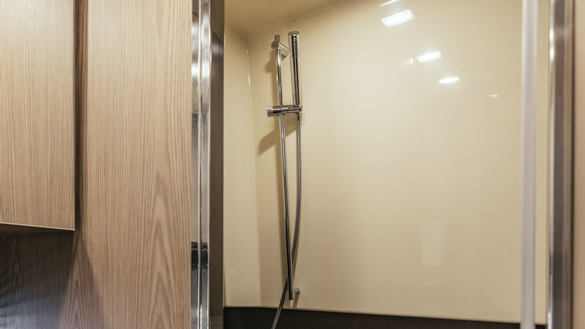 Invictus TT420S, douche met handdouche