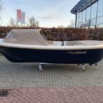 Lago Amore 575 Bun, boot op trailer buiten