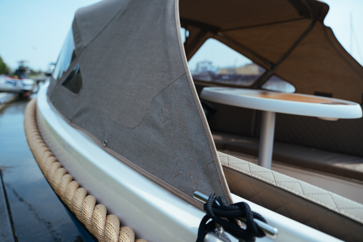 Lifestyle 495 Comfort, kap en tafel boot