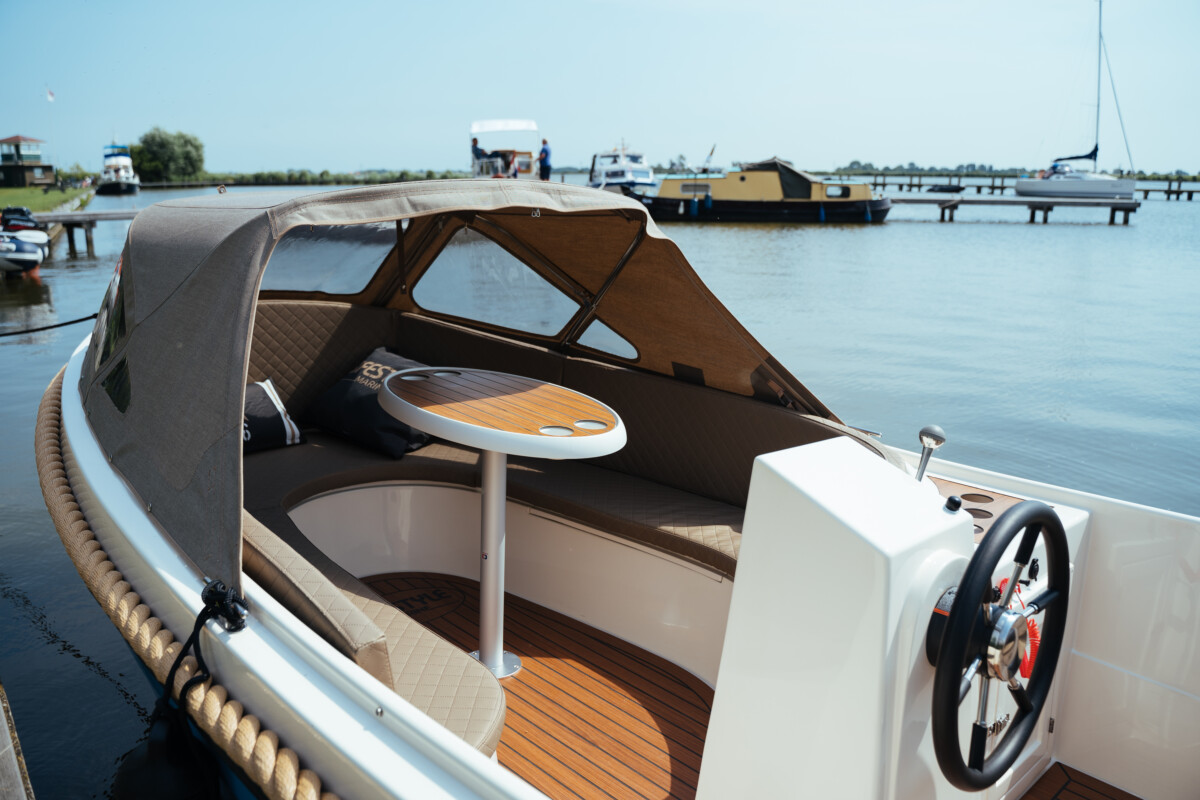 Lifestyle 495 Comfort, zitbank met tafel en stuurstand