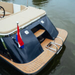 Lifestyle 616 Tender, achtersteven boot met zwemtrap