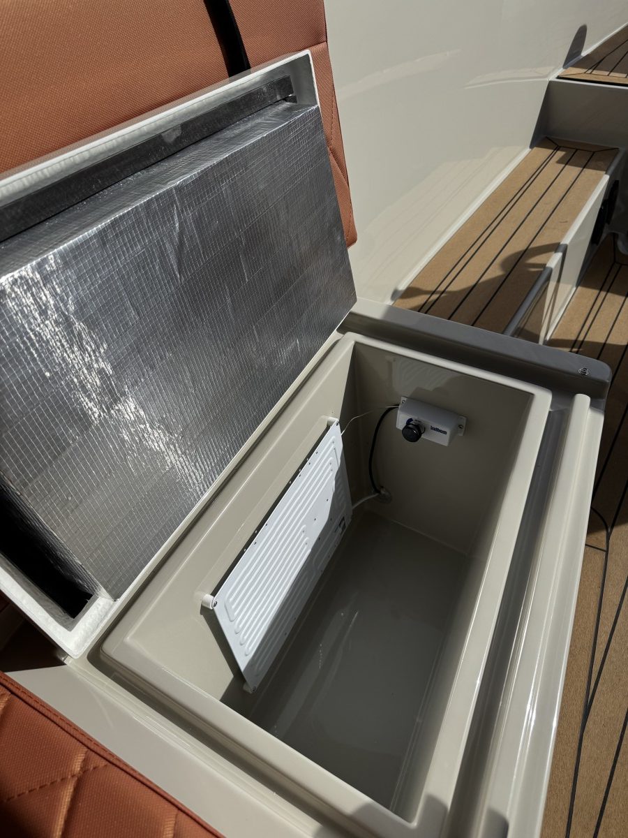 Lifestyle 625 Tender, open opslagvak met koelbox