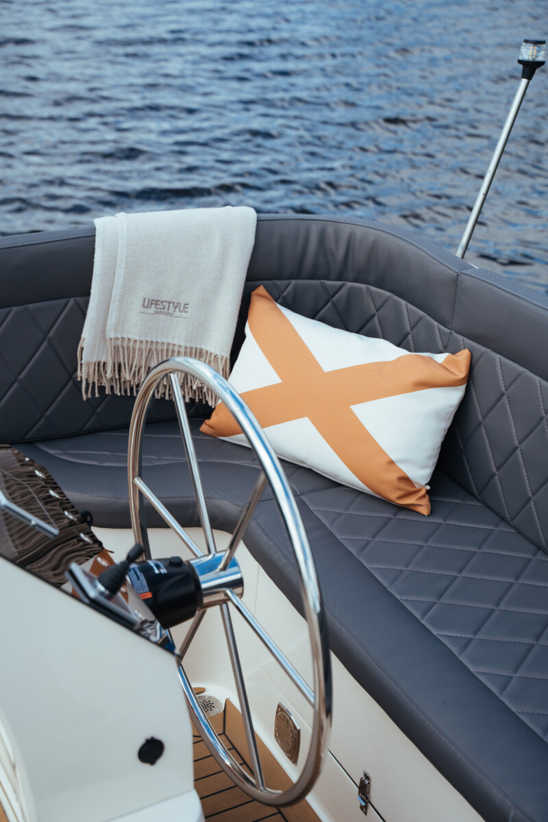 Lifestyle 777 Tender, stuurwiel met kussen en handdoek