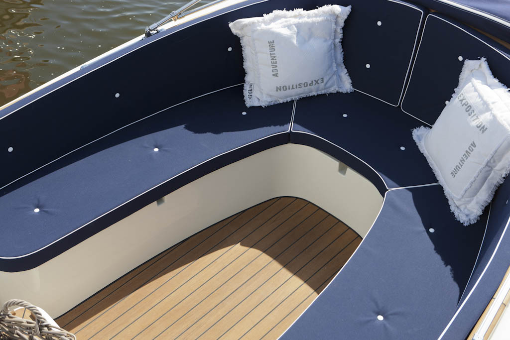 Maril 570, zitbank met kussens boot