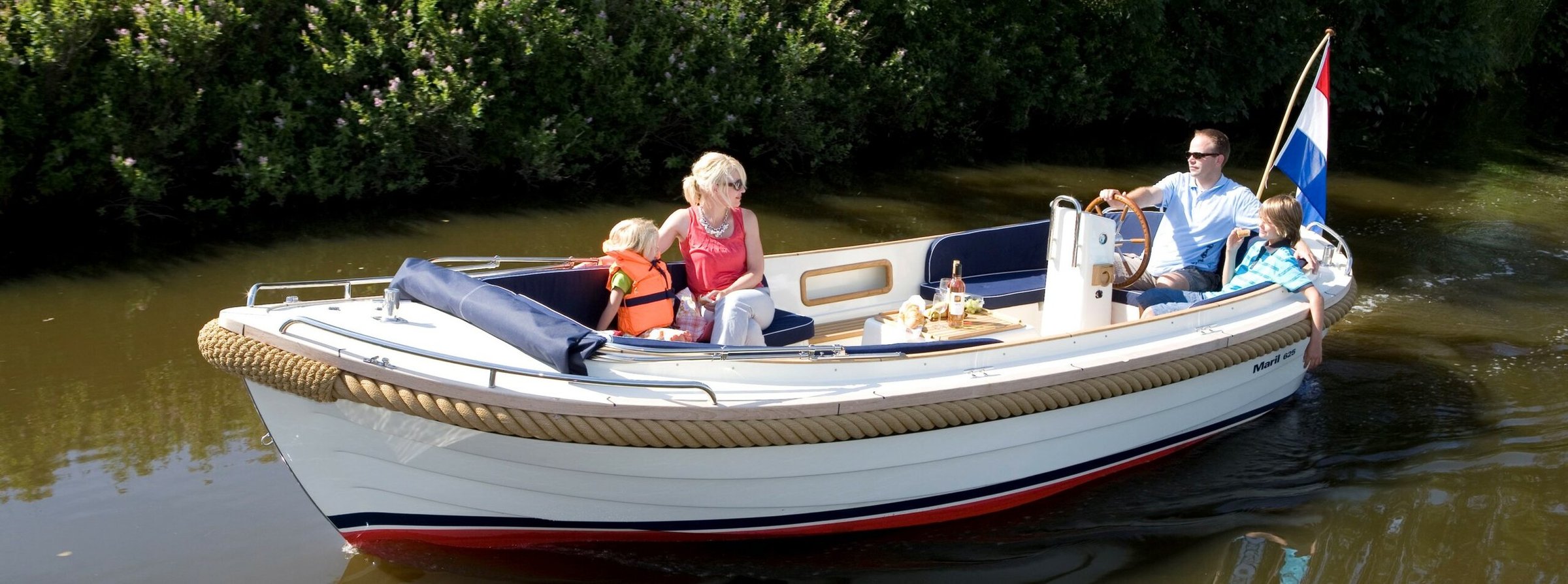 Maril 625, familie vaart op sloep