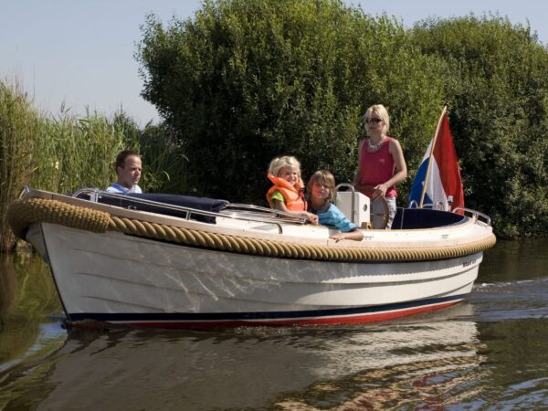 Maril 625, familie vaart op sloep