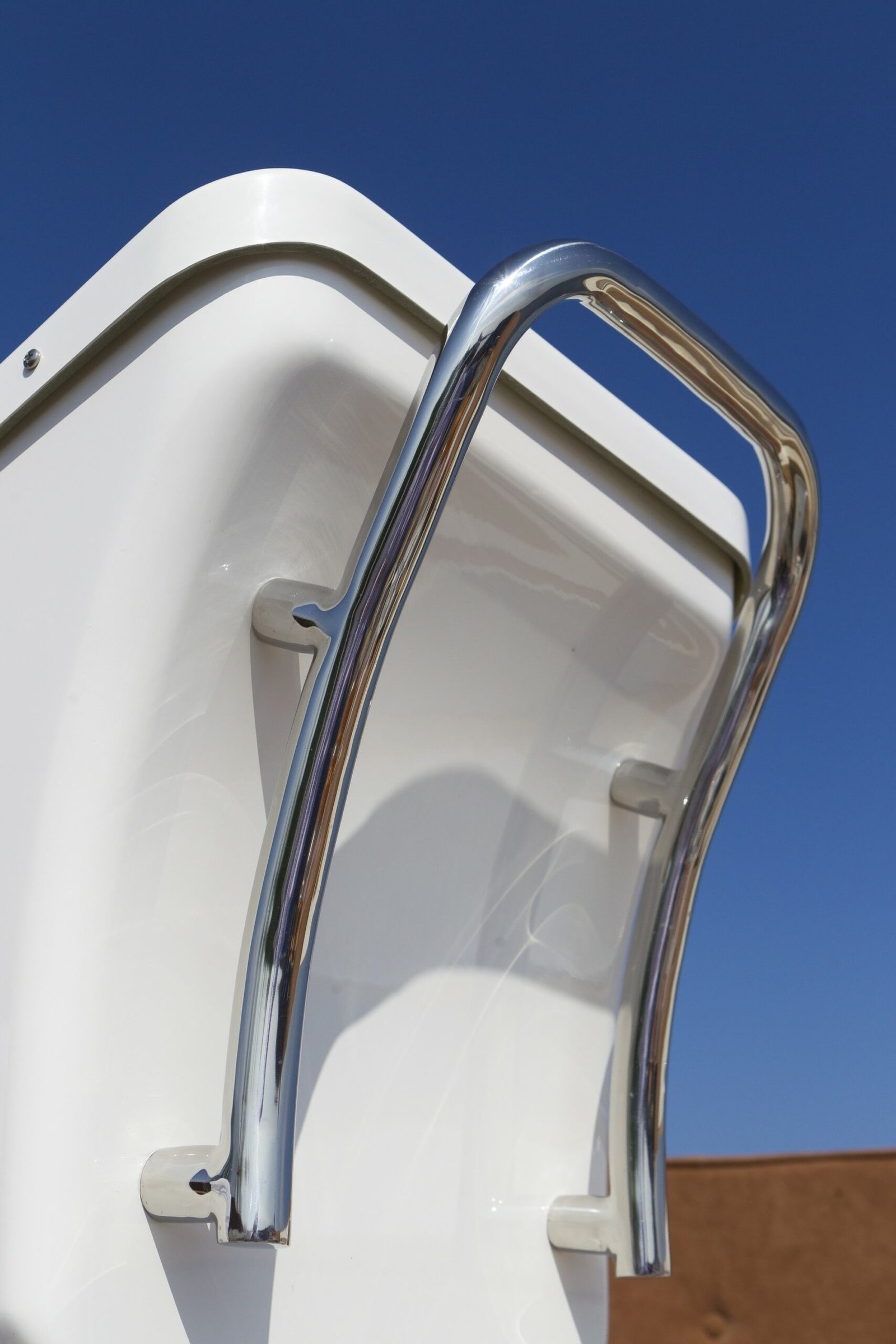 Maril 725, close-up chromen leuning boot