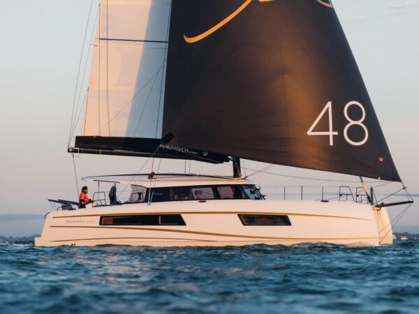 Nautitech Catamarans 48 Open, catamaran zeilboot met groot zeil