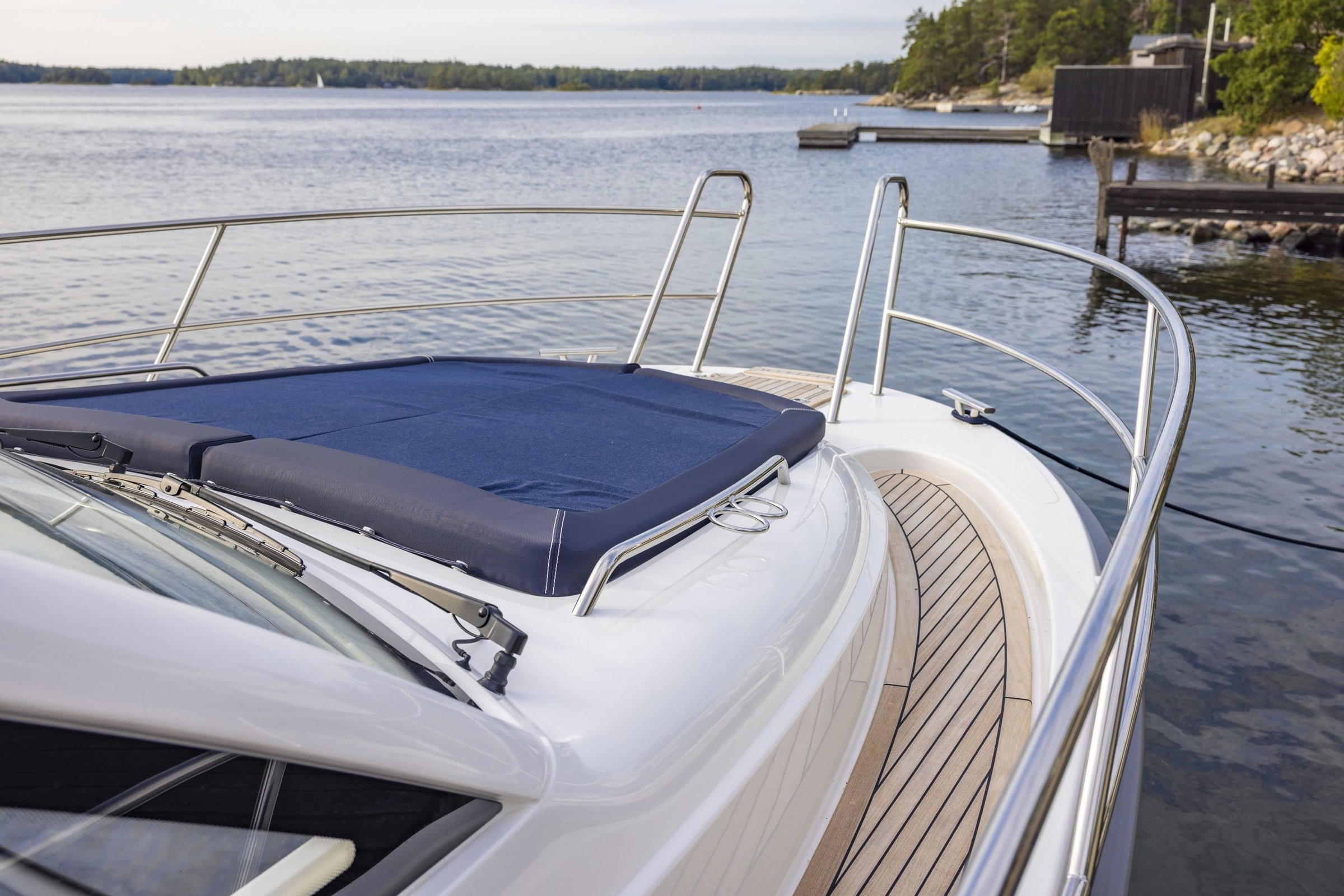 Nimbus 305 Drophead, voordek boot met kussens