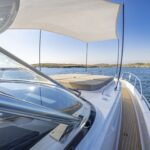 Nimbus Weekender 11 (W11), voordek met zonnescherm en ligbed