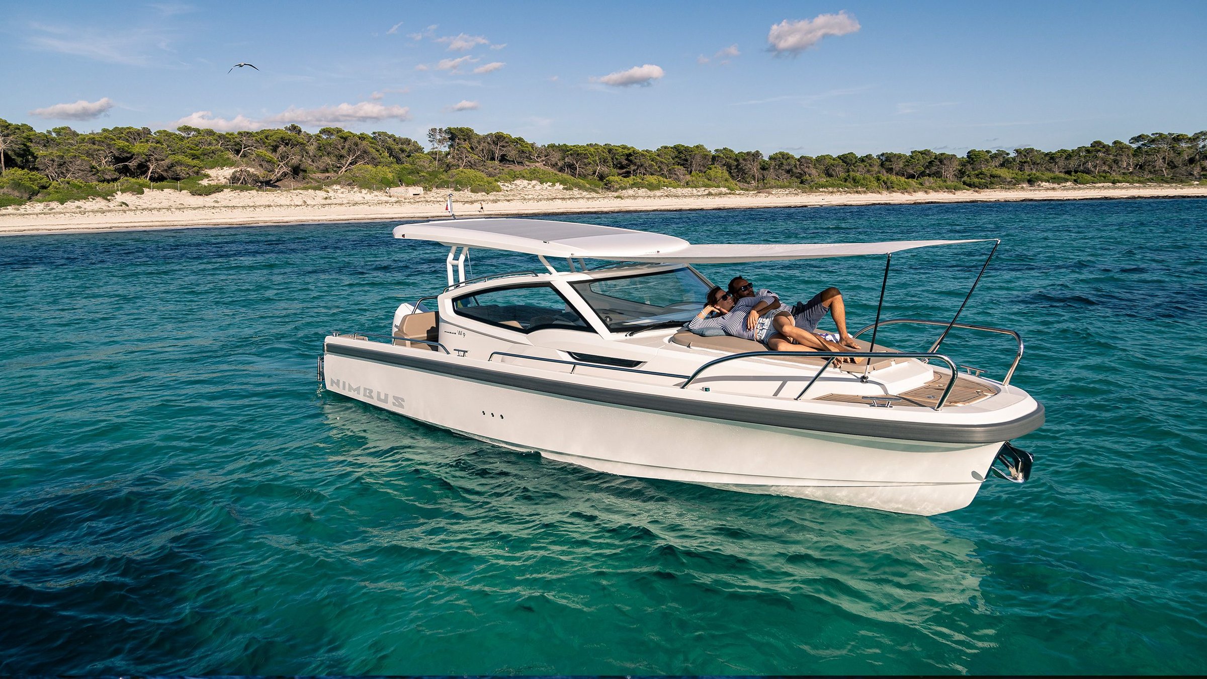 Nimbus Weekender 9 (W9), boot voor de anker liggend