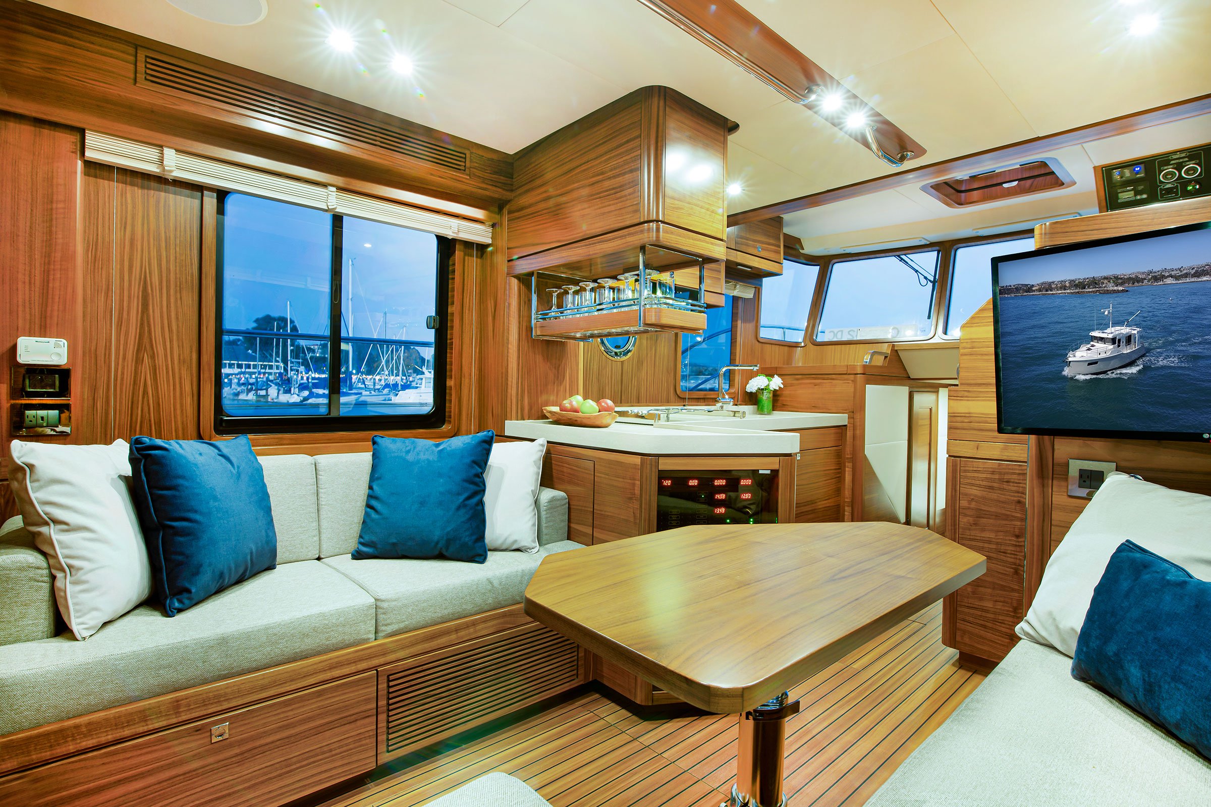 Nordhavn 41, salon met bank en tafel