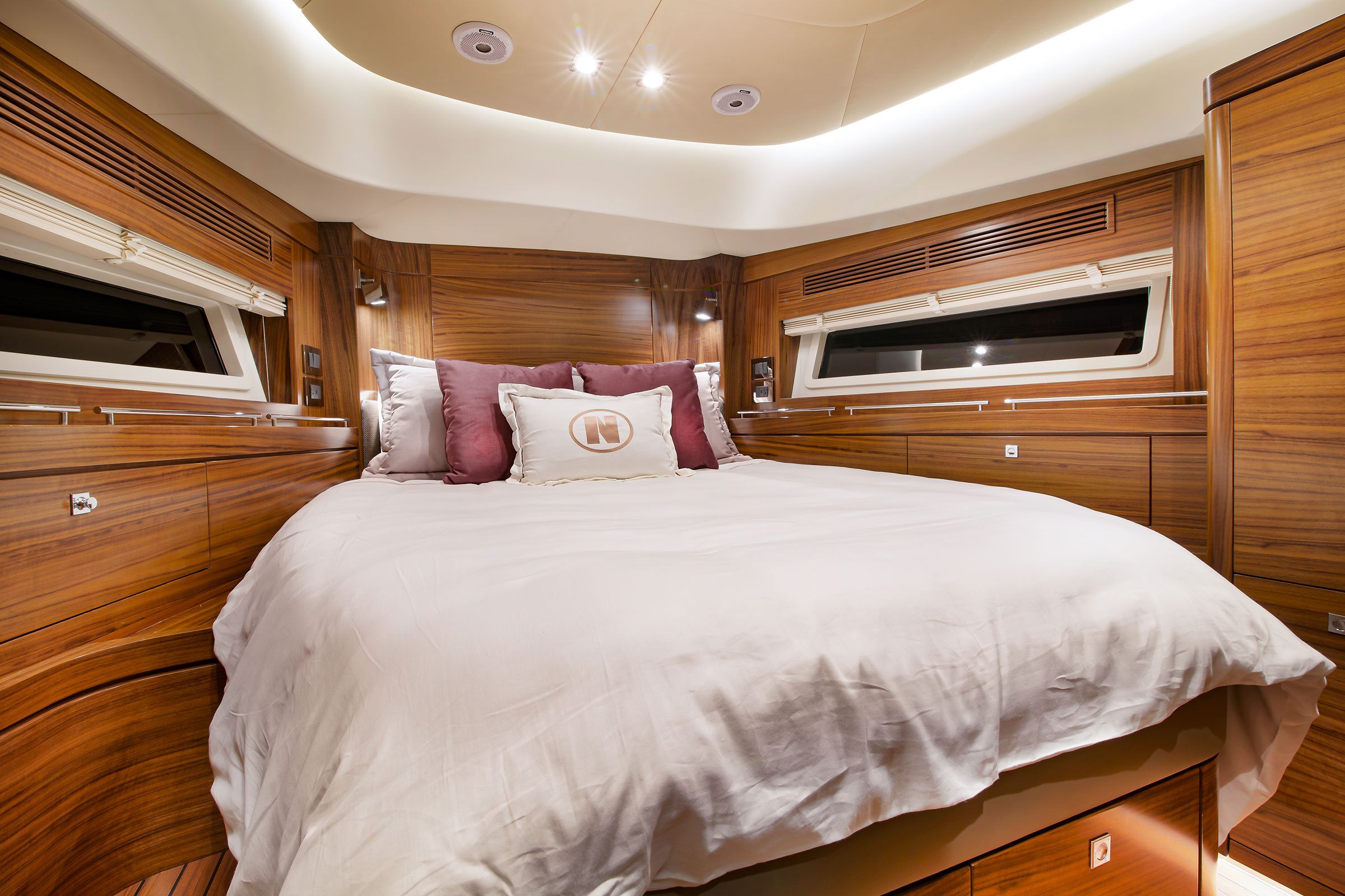 Nordhavn 41, slaapkamer met bed en kussens