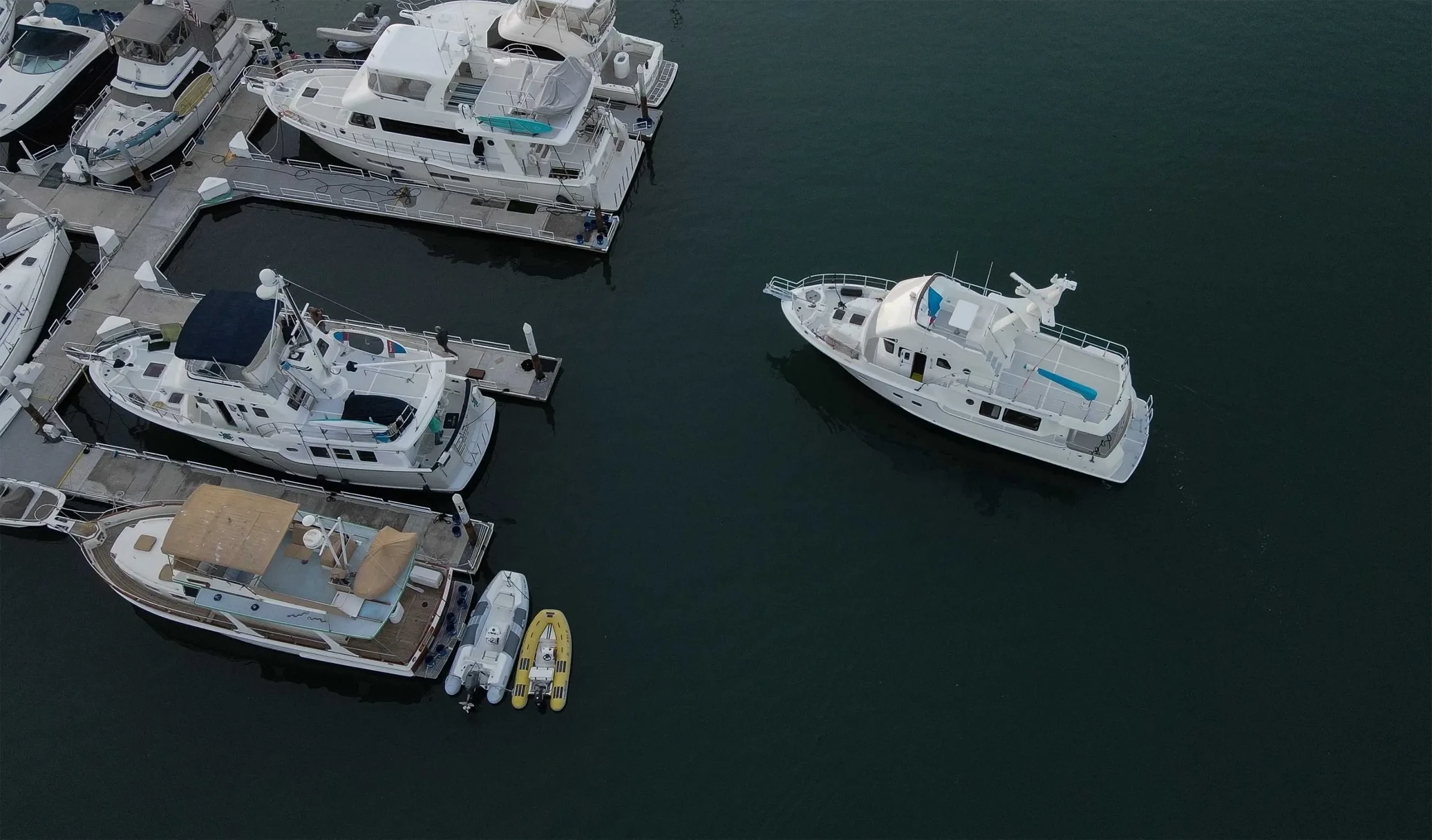 Nordhavn 475, luchtfoto boten afgemeerd in jachthaven
