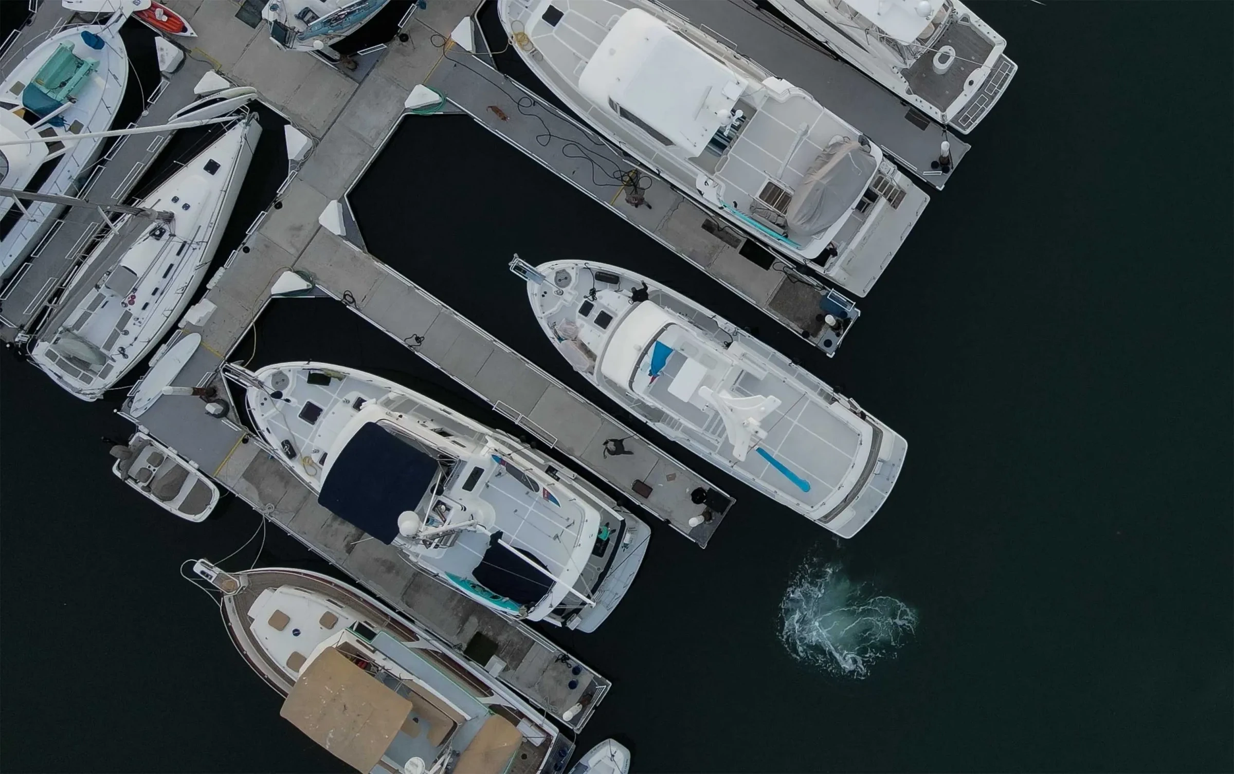 Nordhavn 475, luchtfoto boten afgemeerd jachthaven