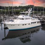 Nordhavn 60, motorjacht afgemeerd in jachthaven