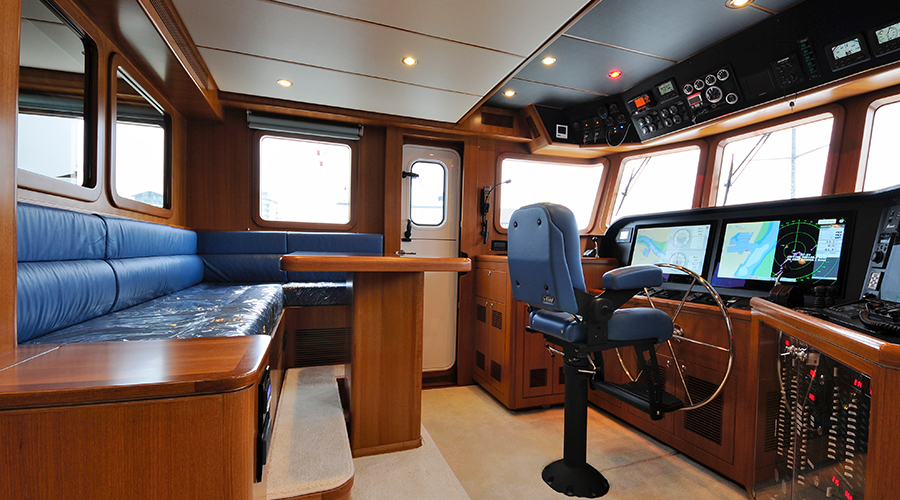 Nordhavn 60, stuurstand met navigatie apparatuur