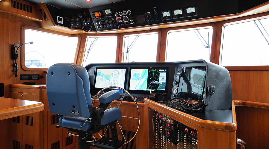 Nordhavn 60, stuurstand met navigatie apparatuur