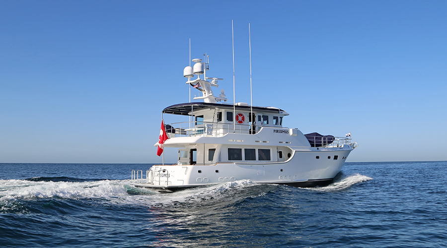 Nordhavn 63, motorjacht varend op zee
