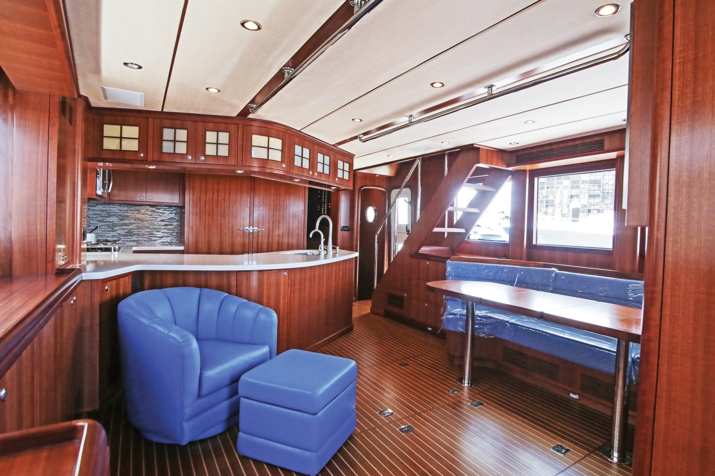 Nordhavn 63, salon met keuken en trap
