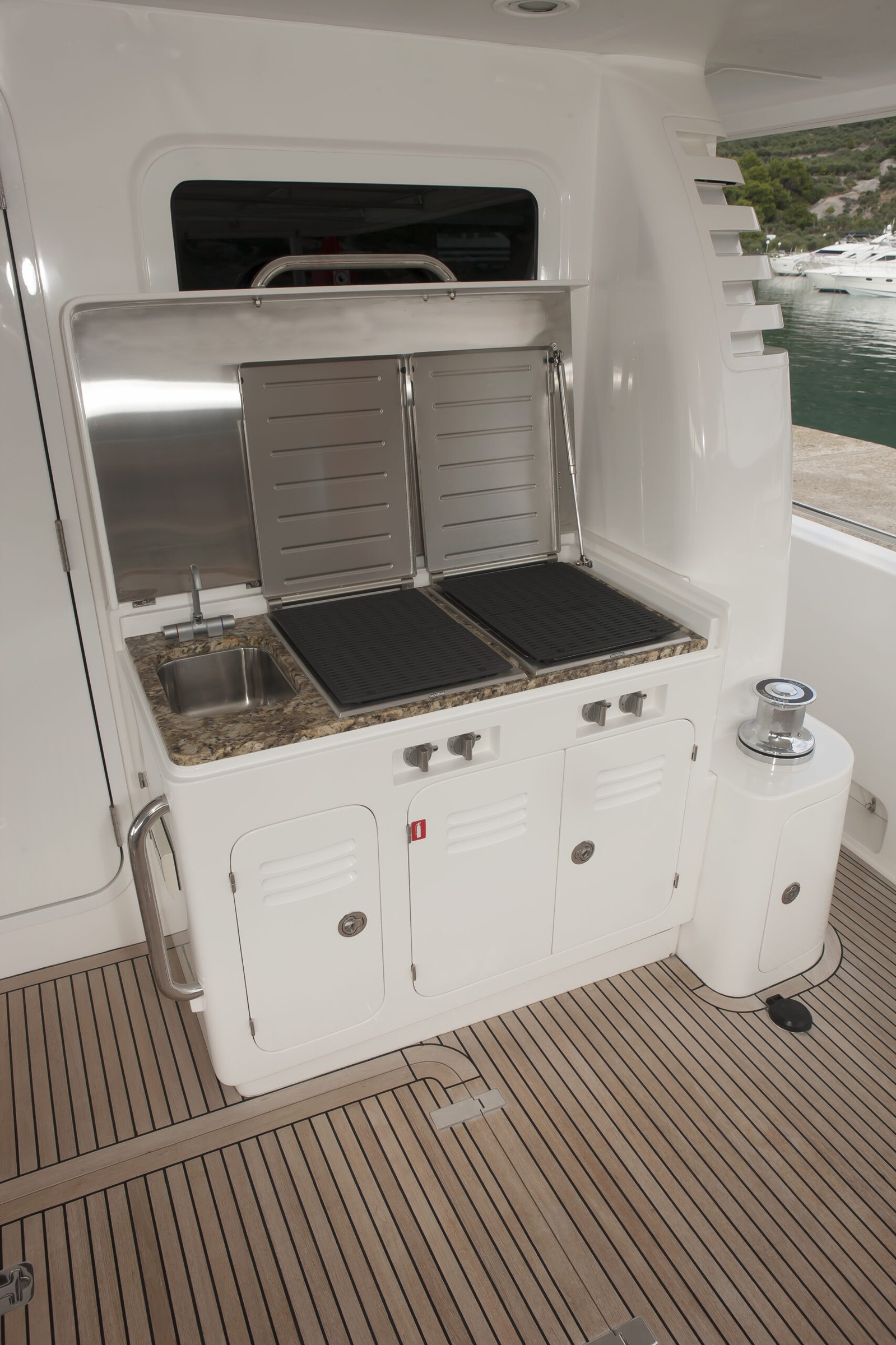 Nordhavn 68, buitenkeuken met grill en spoelbak