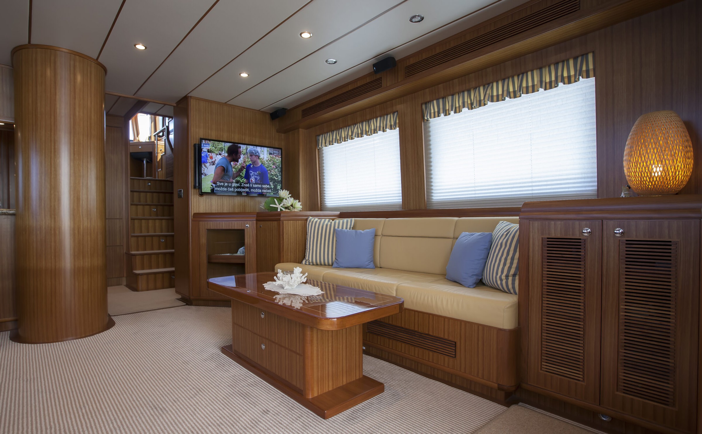 Nordhavn 68, salon met bank en tv