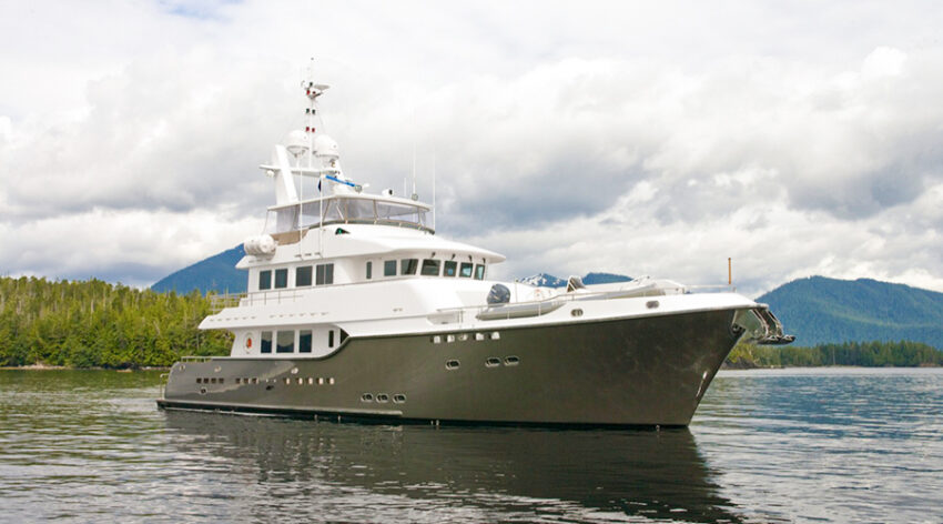 Nordhavn 86, jacht varend op water