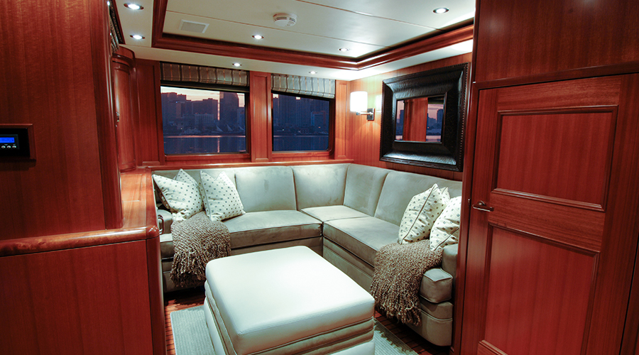 Nordhavn 86, salon met bank en uitzicht