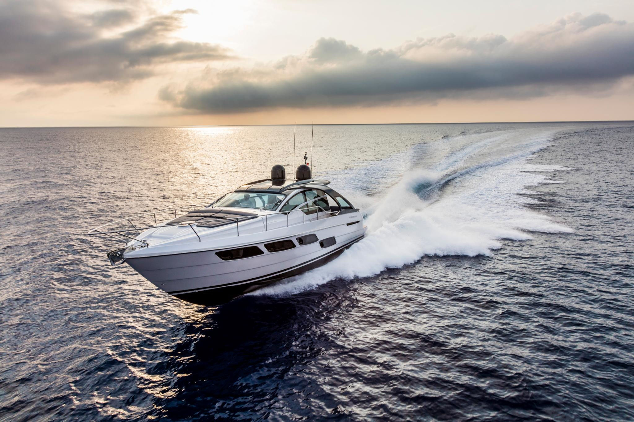 Pershing 5X, boot varend op zee