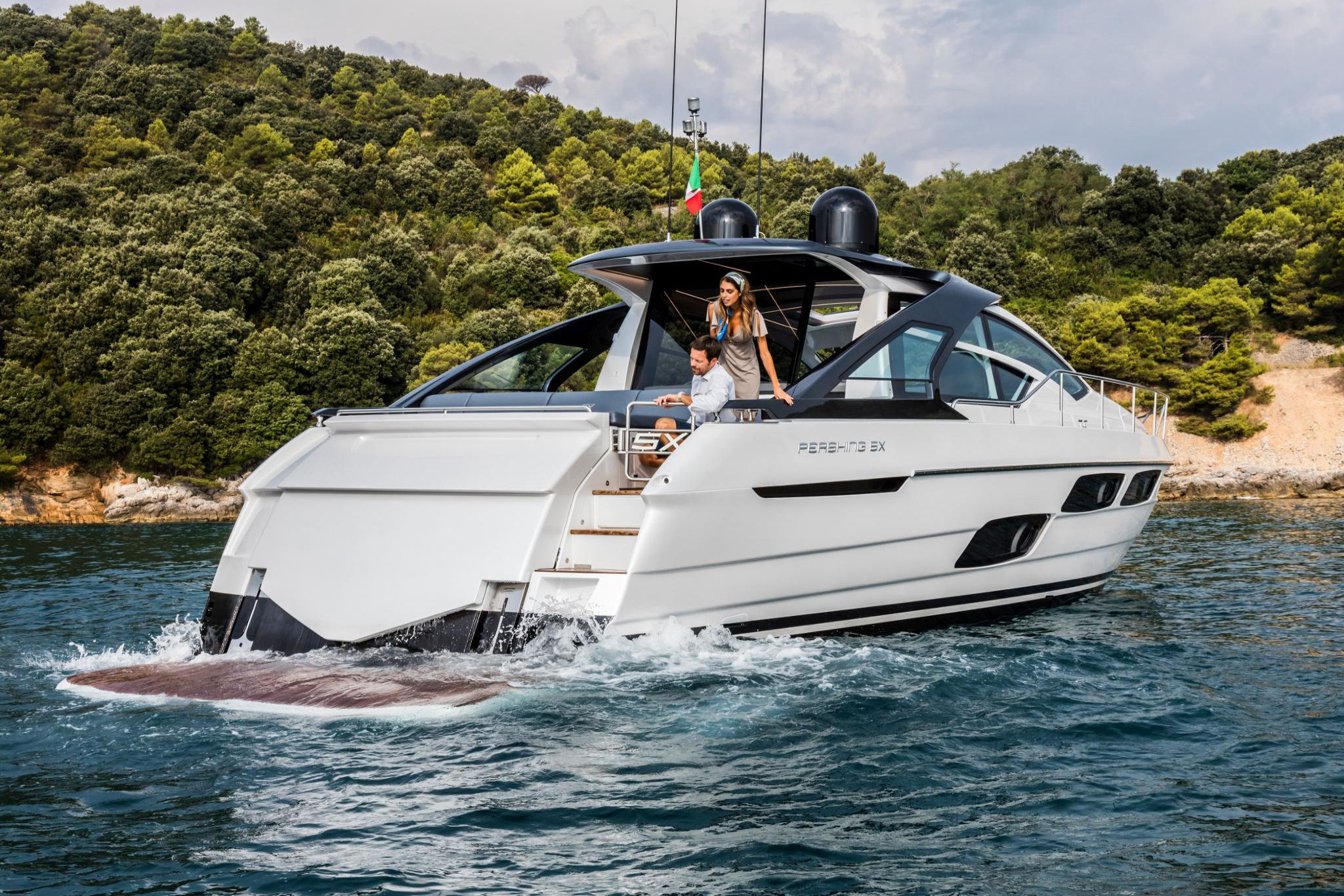 Pershing 5X, boot varend op zee
