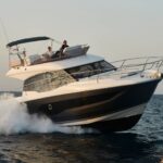 Prestige 420, boot varend op zee