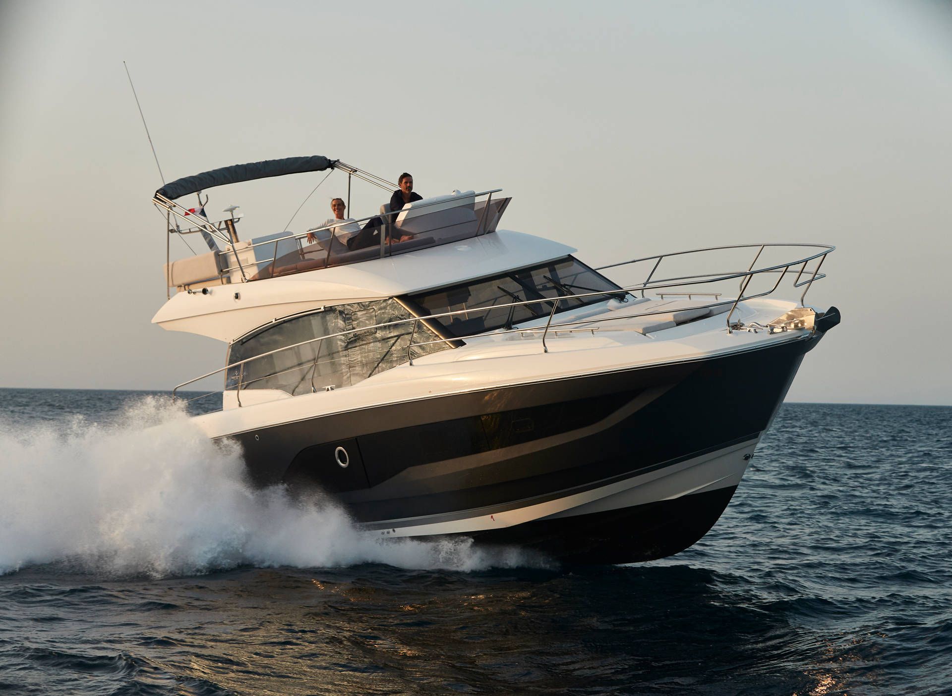 Prestige 420, boot varend op zee