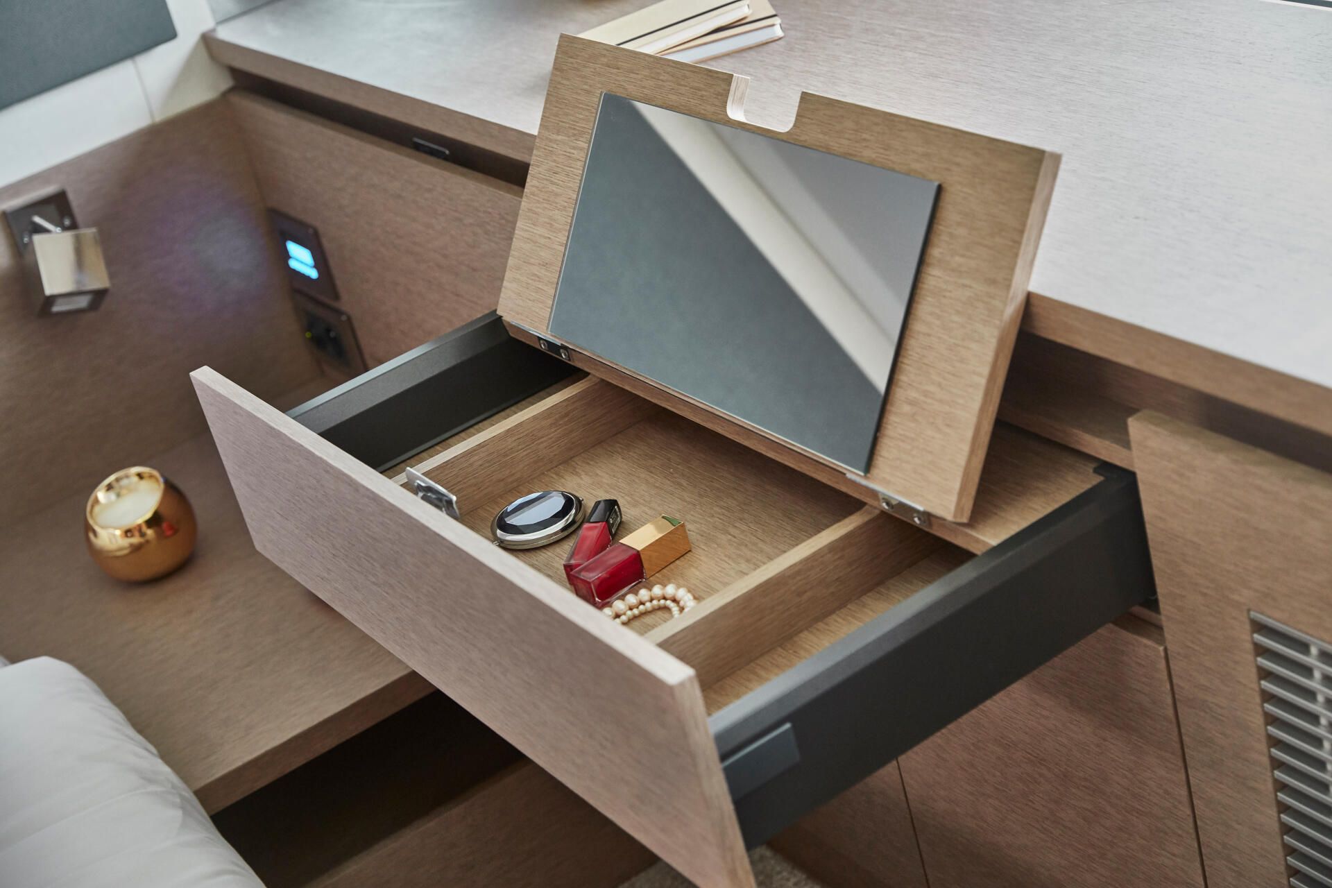 Prestige 420, make up lade met spiegel