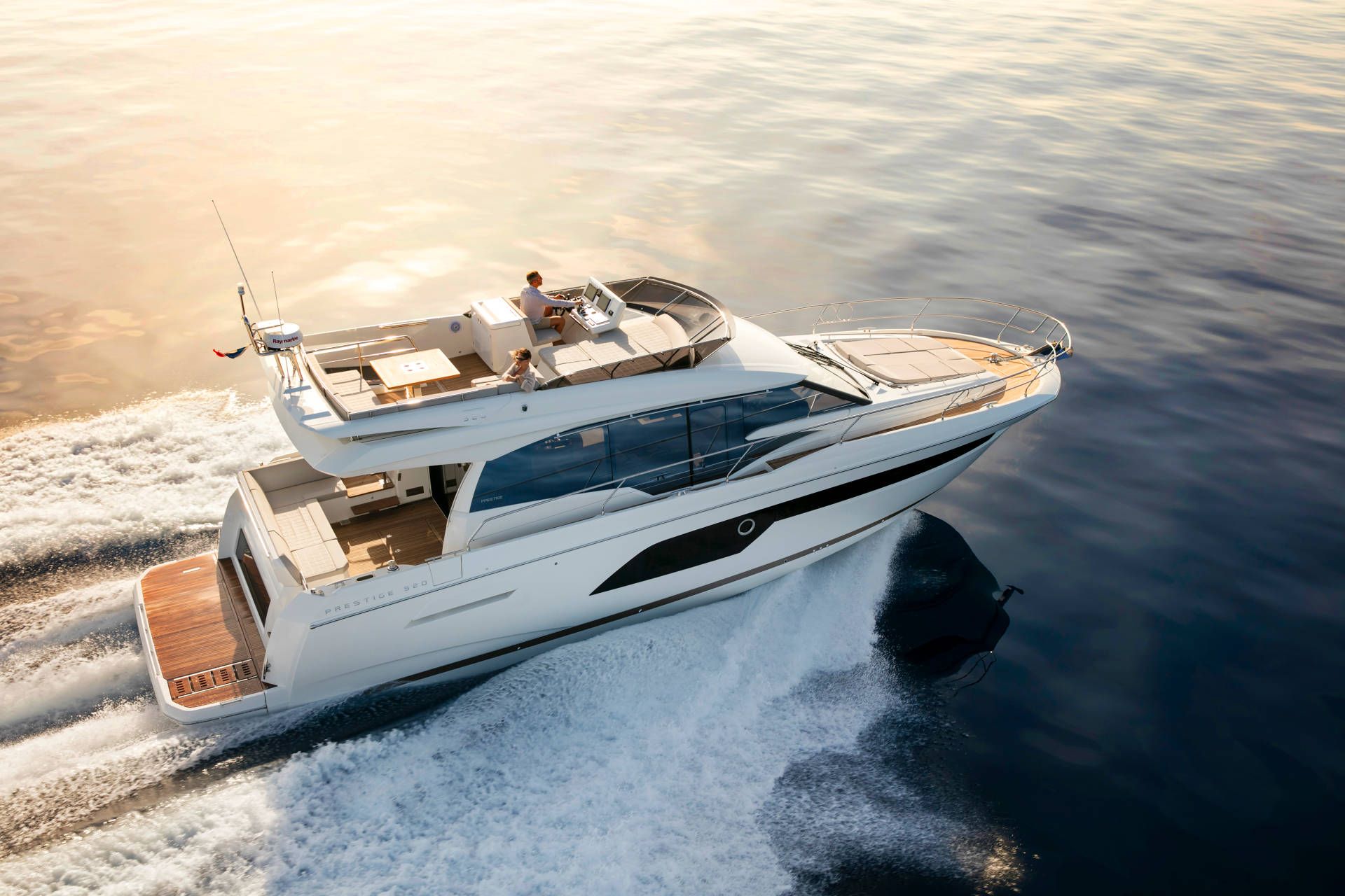Prestige 520, boot varend op zee