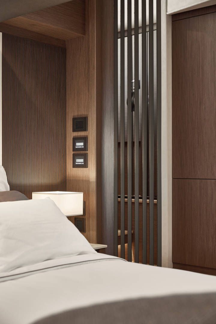 Prestige X70, slaapkamer met bed en houten wanden
