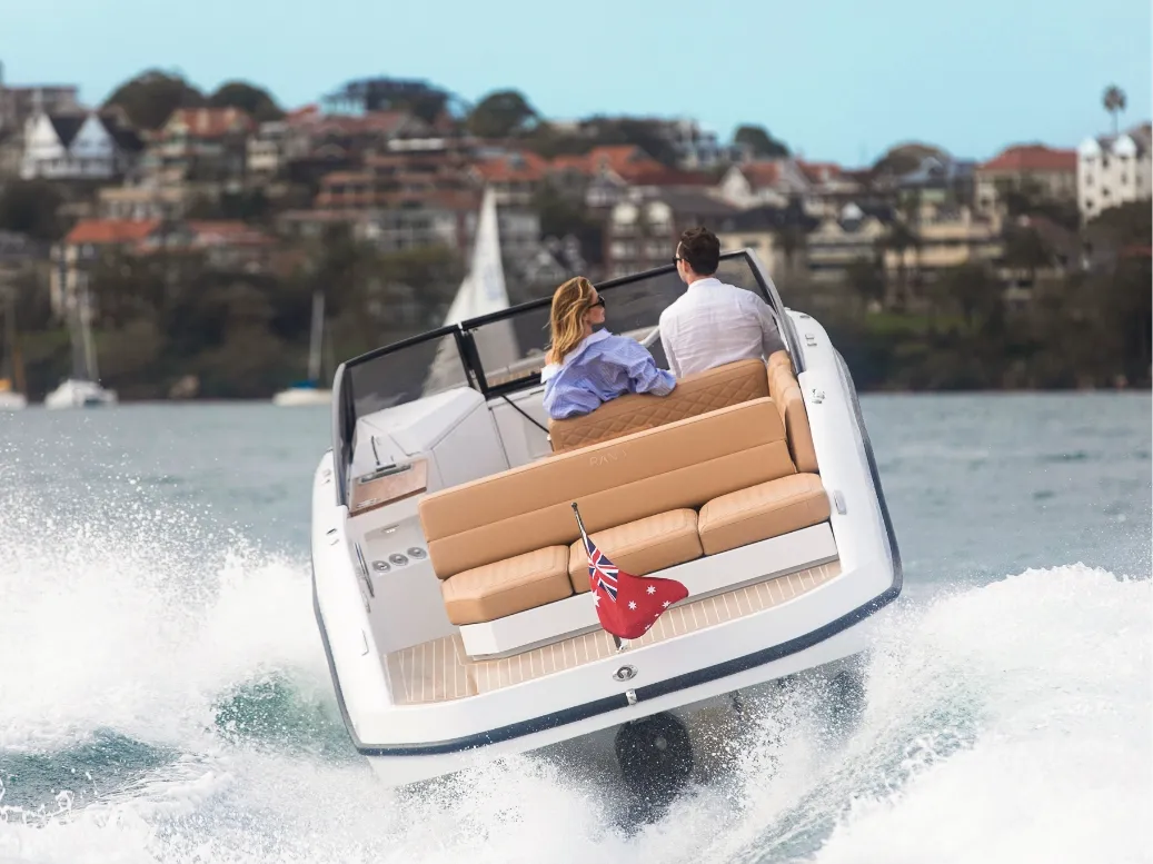 Rand Leisure 28, boot varend met passagiers