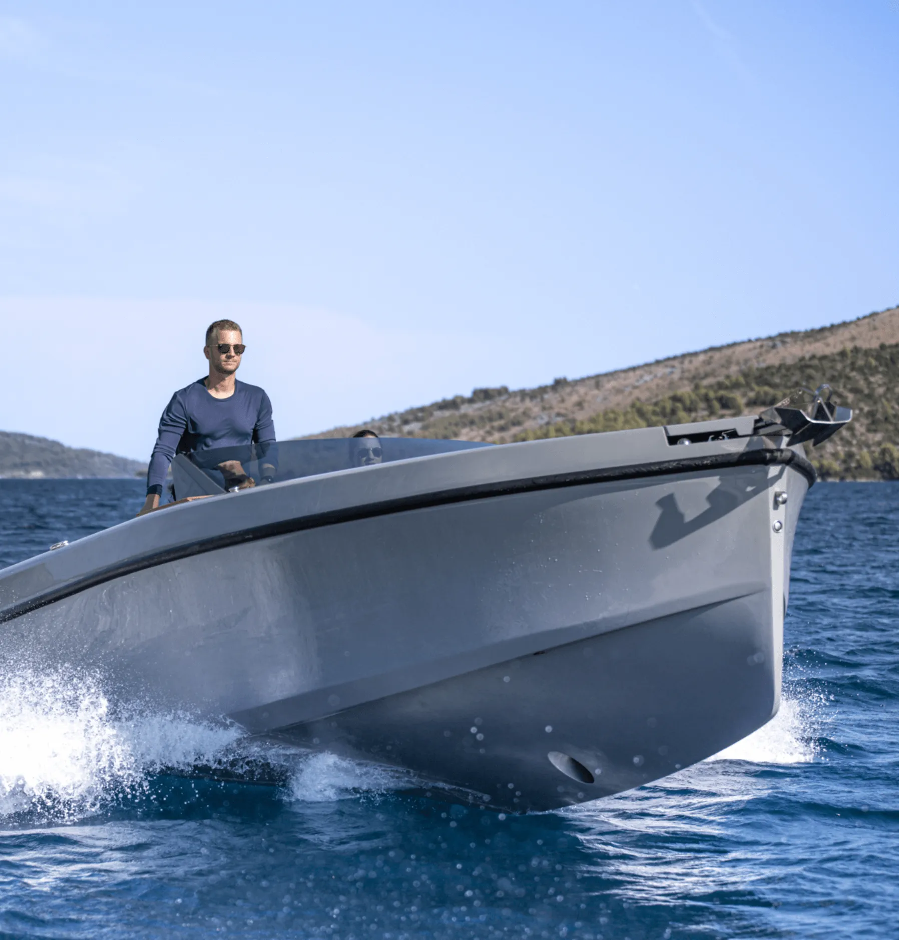 Rand Spirit 25, boot varend op zee