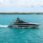 Riva 130' Bellissima, luxe jacht vaart op zee