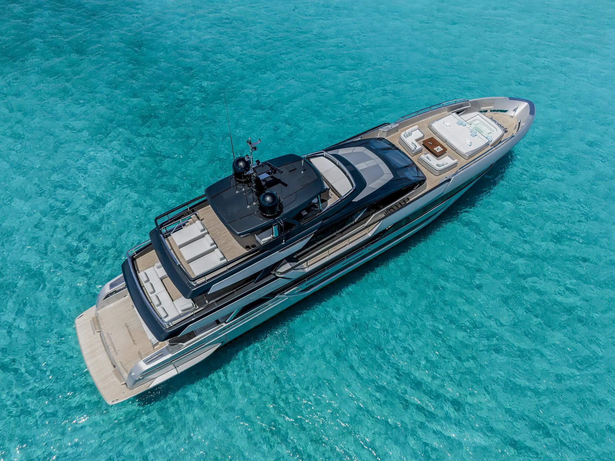 Riva 130' Bellissima, luxe jacht van boven gezien