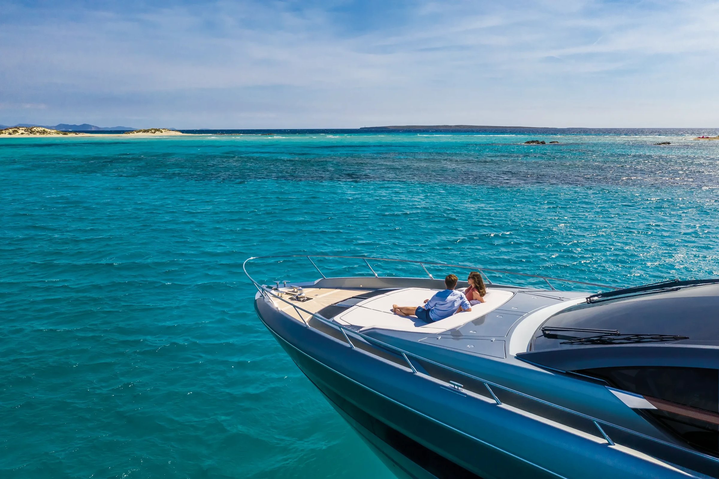 Riva 66' Ribelle, boot voorplecht met stel