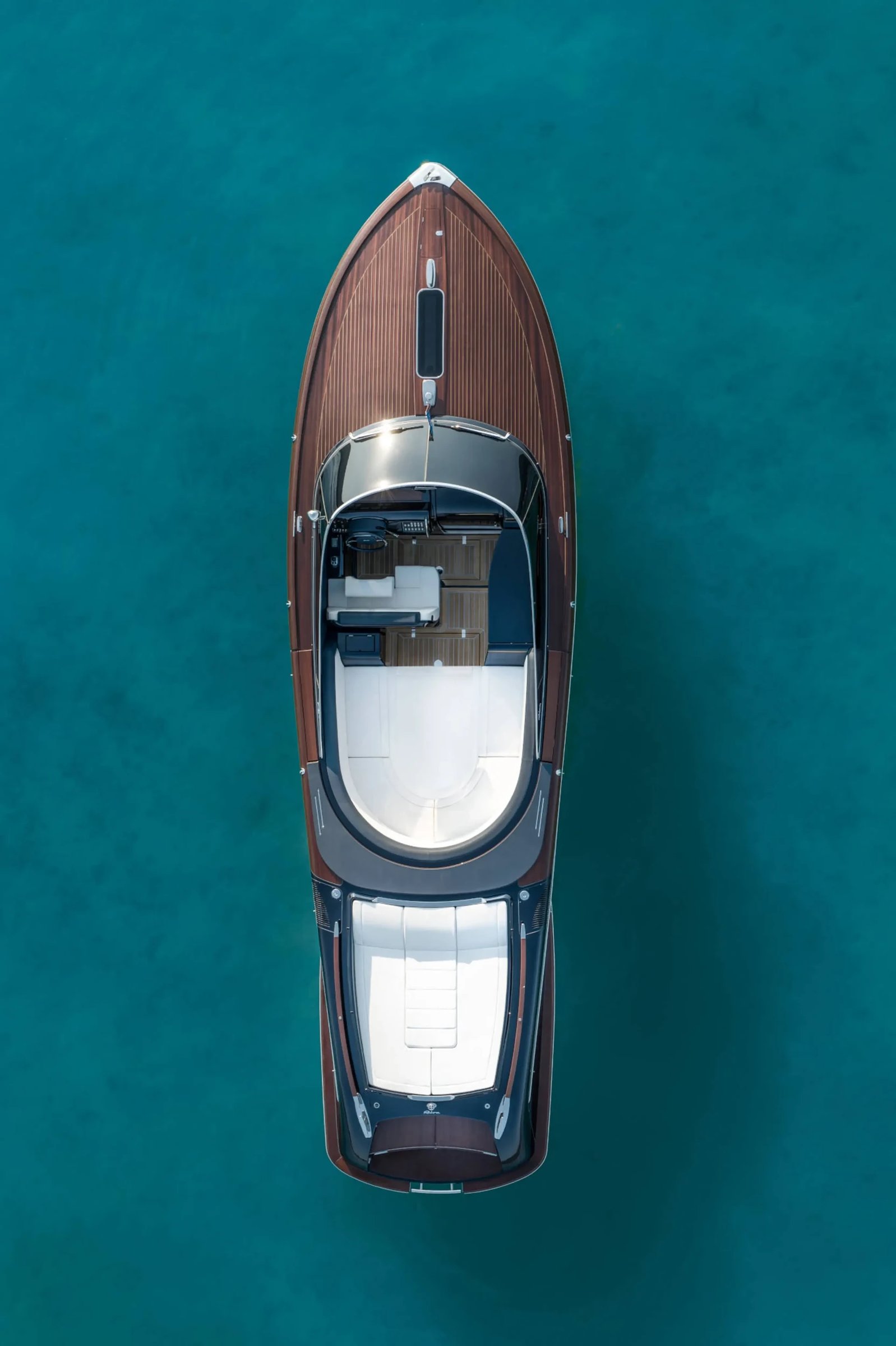 Riva Aquariva Special New, luchtfoto boot op zee