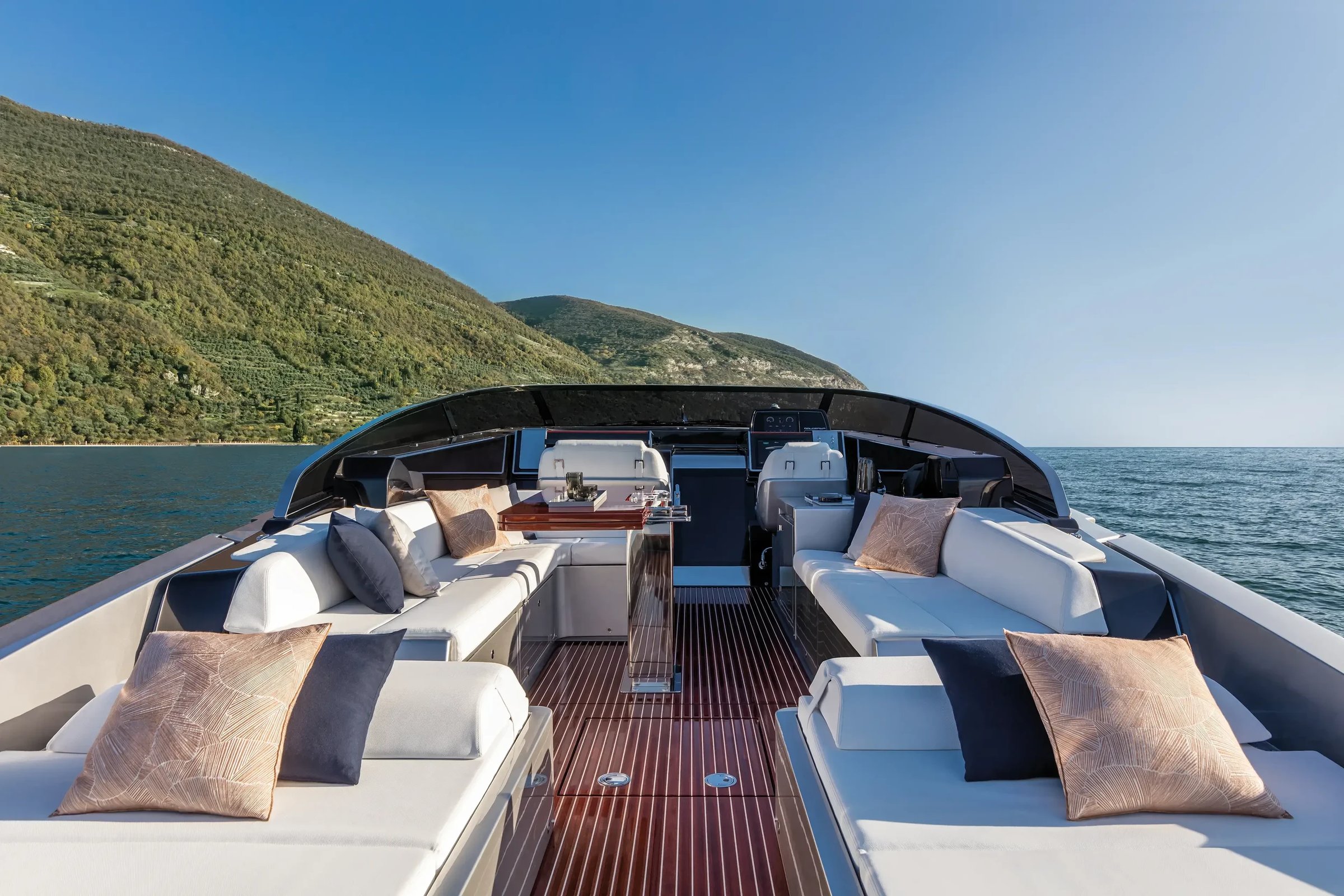 Riva Dolceriva, dek met loungebanken en kussens