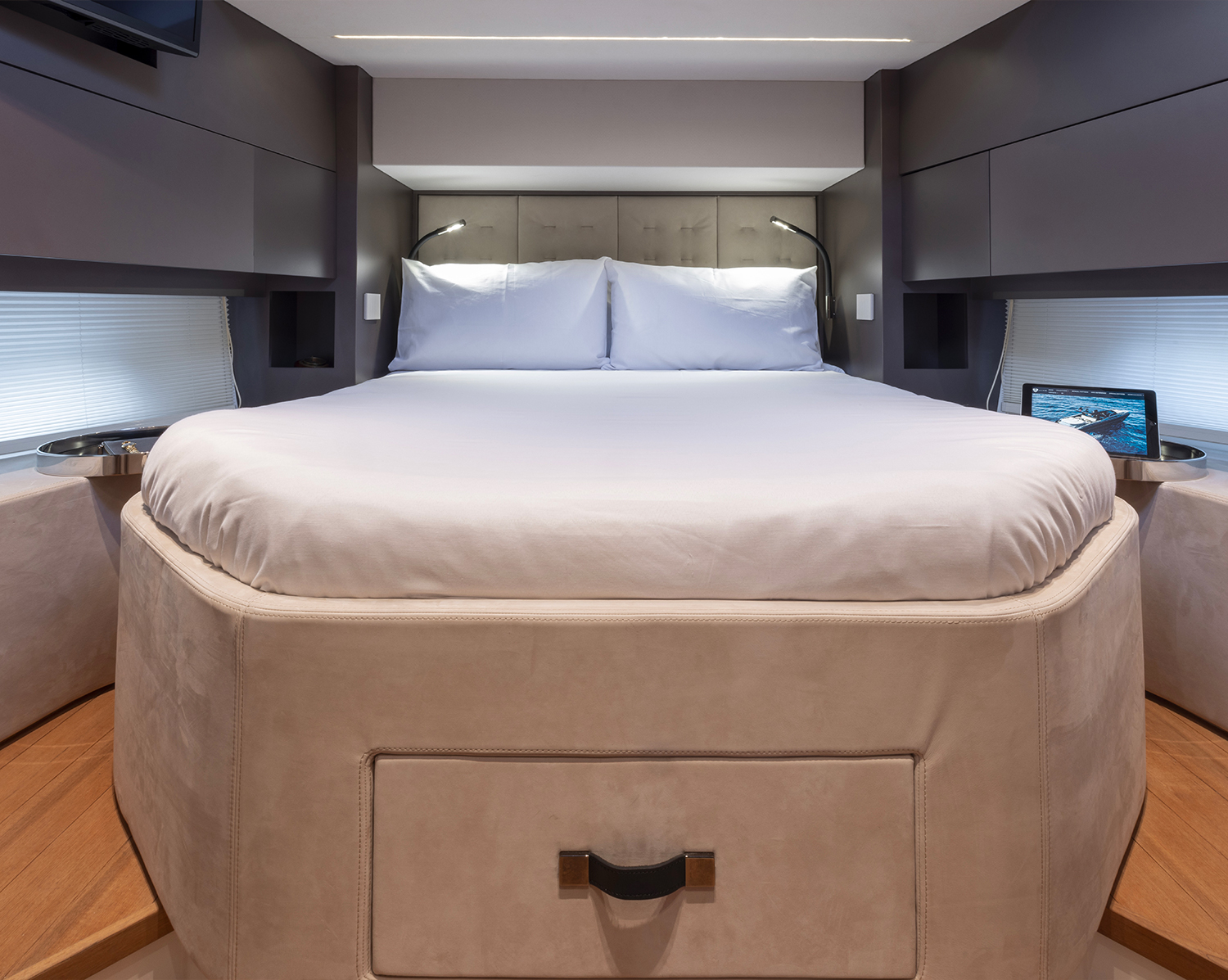 Sacs Marine Rebel 55, slaapkajuit met bed en kussens