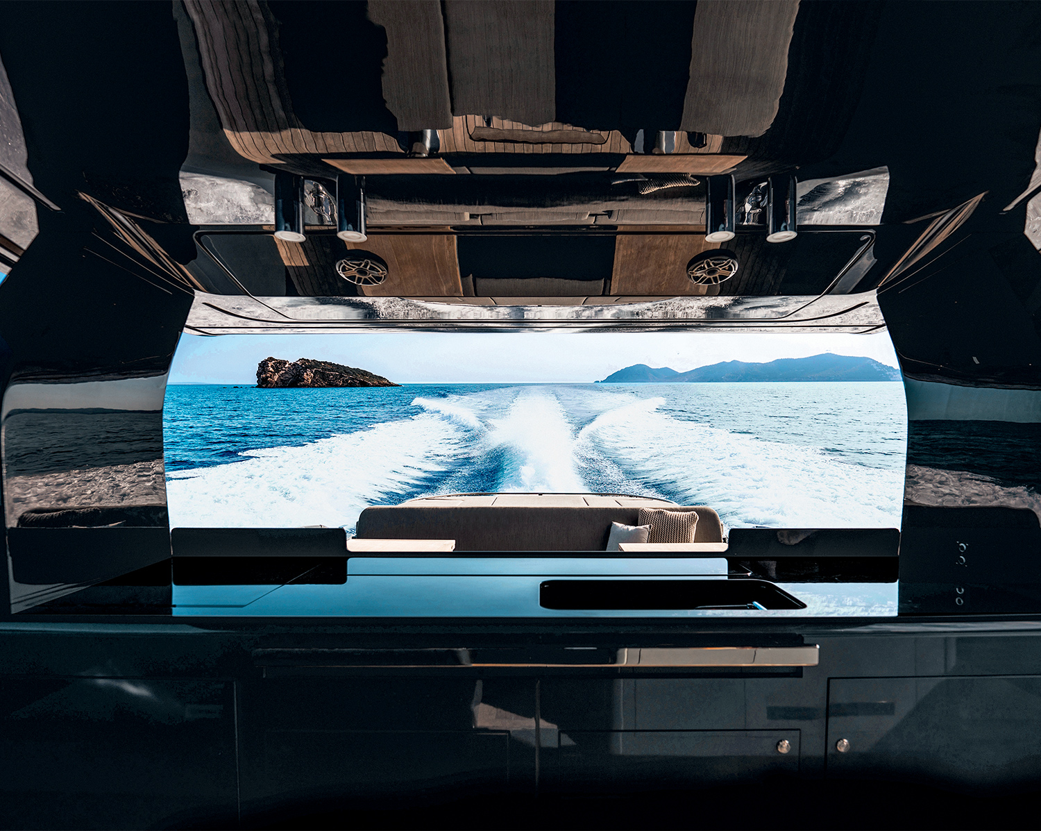 Sacs Marine Rebel 55, uitzicht op zee vanaf boot