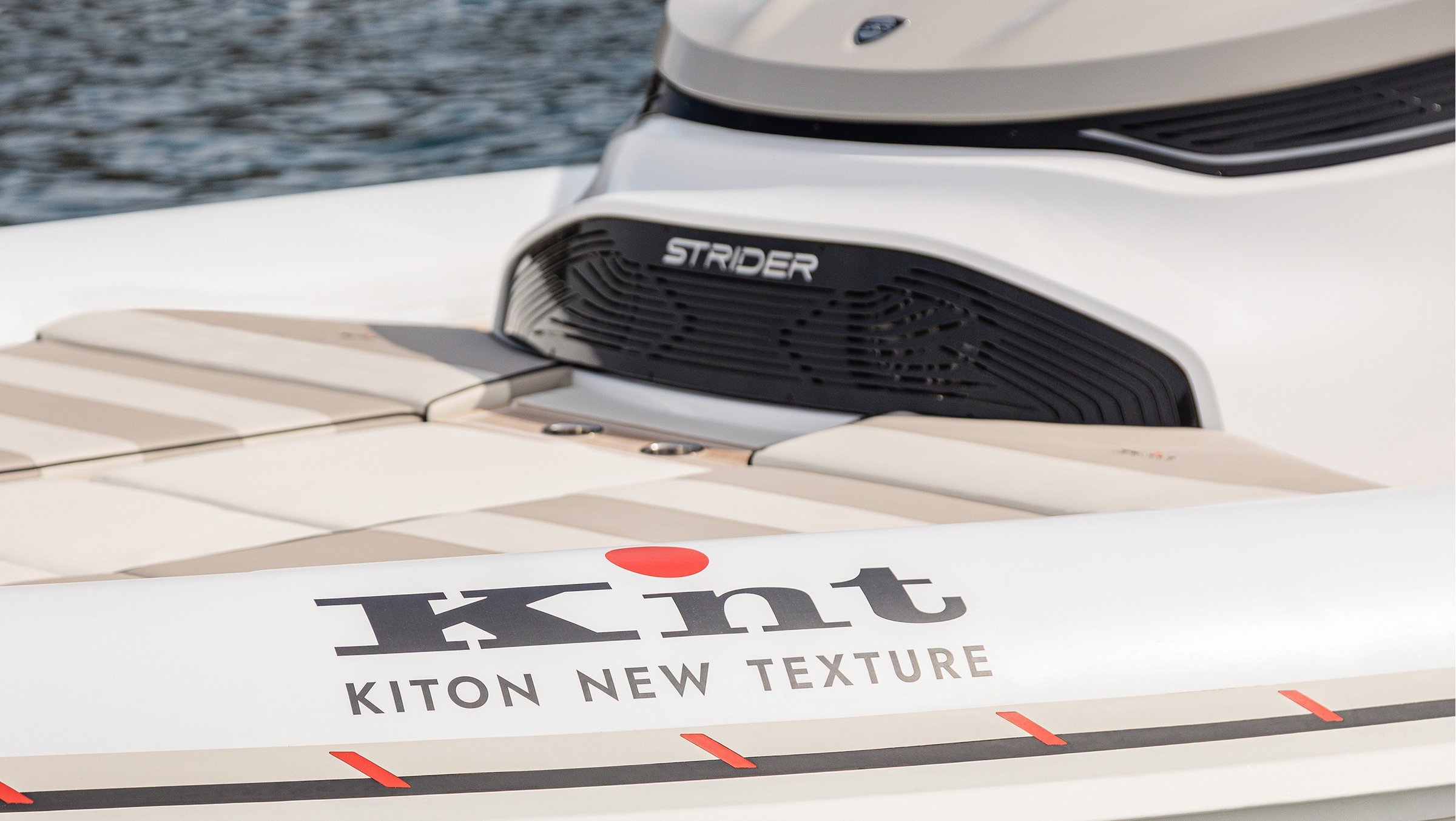 Sacs Marine Strider 13 KNT x SACS, buitenmotor en achterdek boot