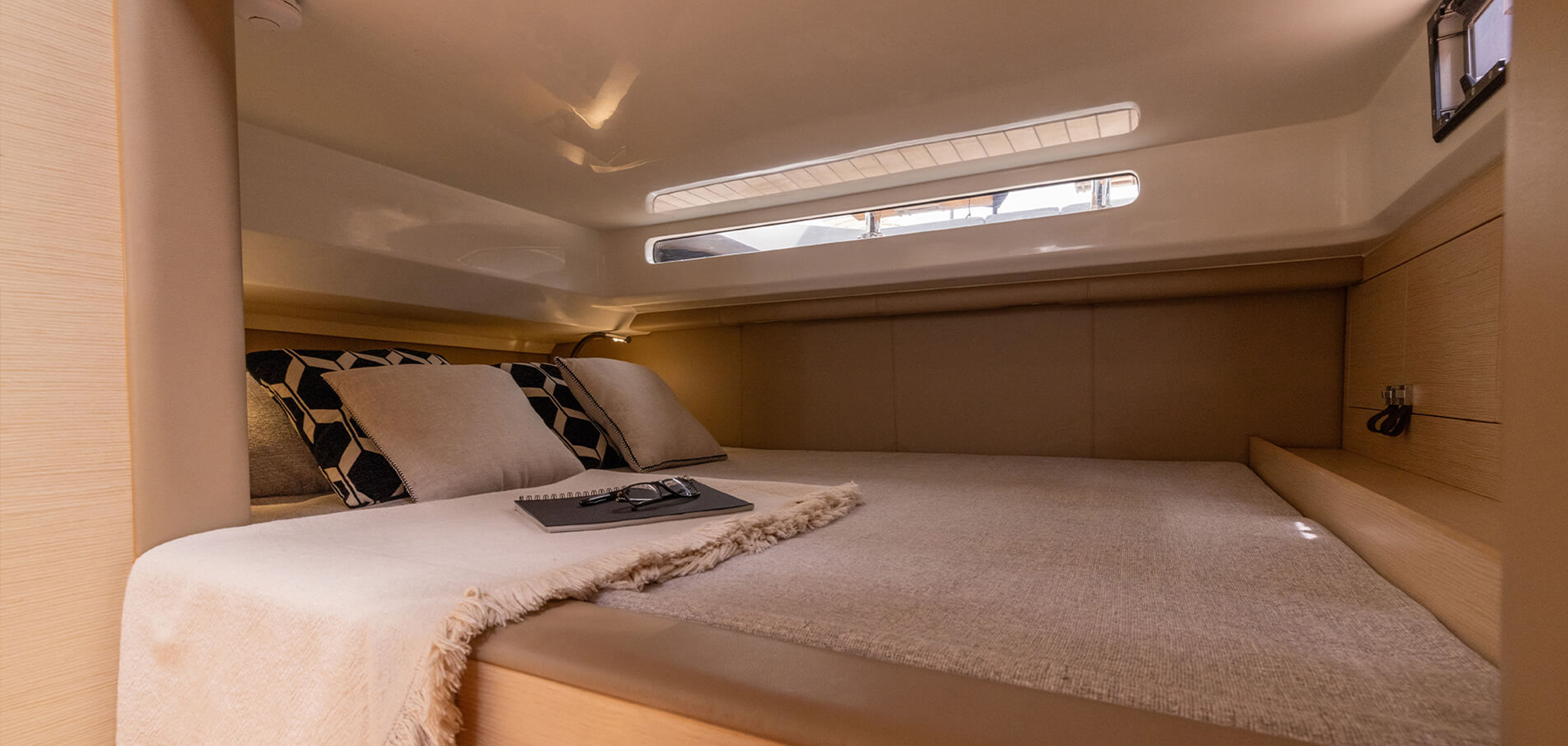 Sacs Marine Strider 15, slaaphut met bed en kussens