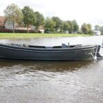 Seafury 650 Comfort, sloep afgemeerd op water